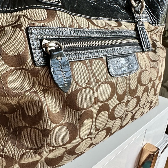 Coach Penelope Bag w/ COA - Picture 5 of 16